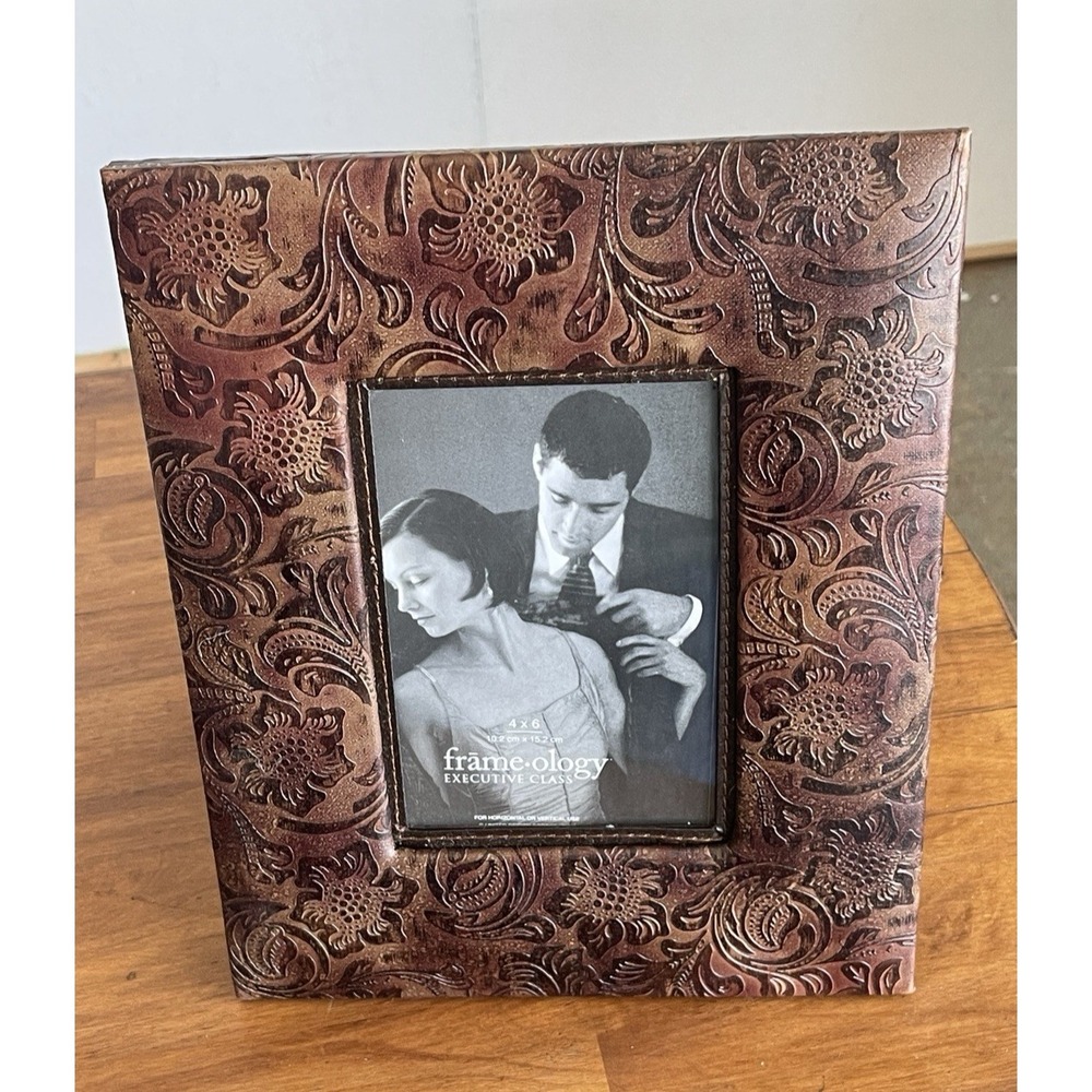 NEW Faux  Tooled Brown Leather Picture Frame Holds A 4x6‎ Rectangle Portrait